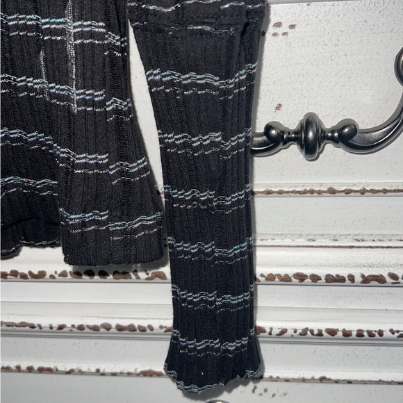 New 🖤💙 free people off the shoulder top size large - Picture 7 of 16